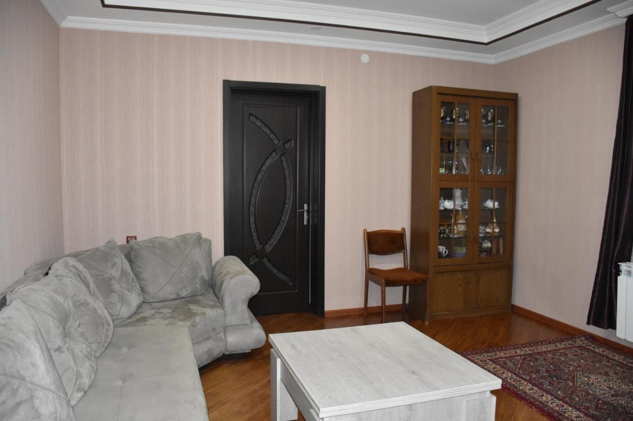 Guest House Ana Borjomi Bagian luar foto