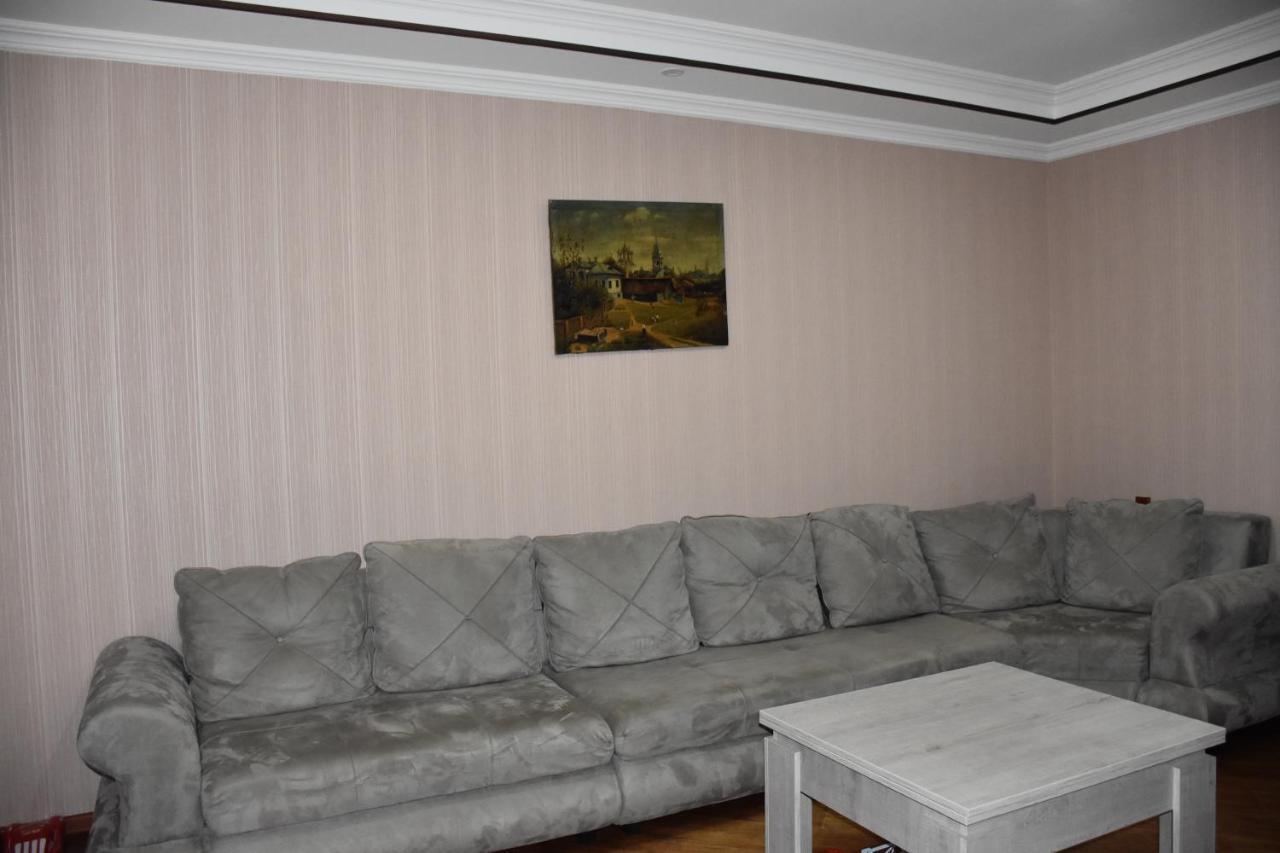 Guest House Ana Borjomi Bagian luar foto